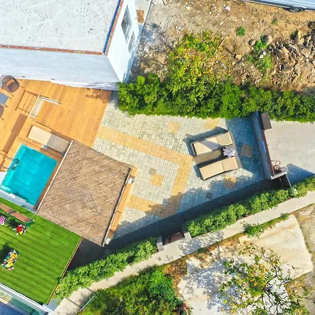 Cave Luxury House Kíssamos